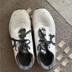 On cloud Running shoes